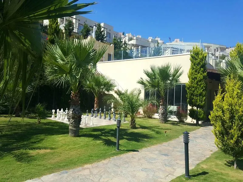 Lakeside Garden Bogazici